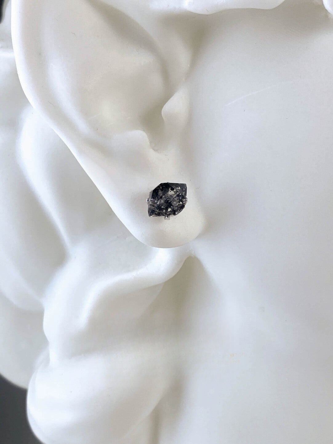 Shining Basic Earrings Niche Personality · Large Shining