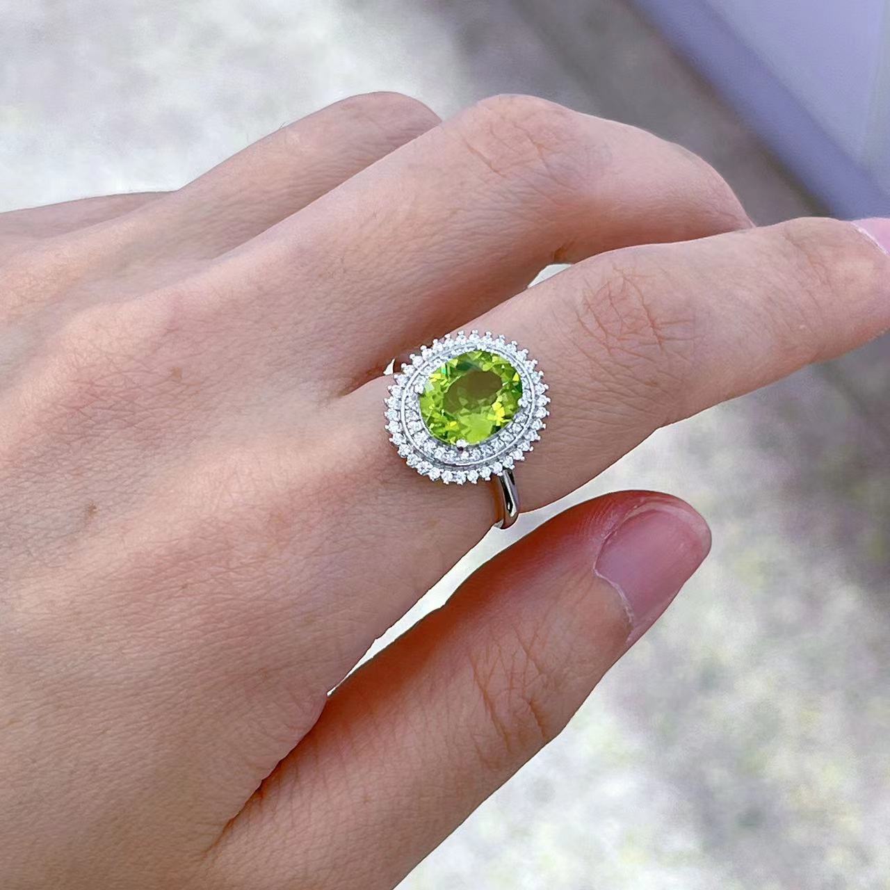 S925 Silver Platinum Plated Inlaid 8*10mm*1 Peridot Ring