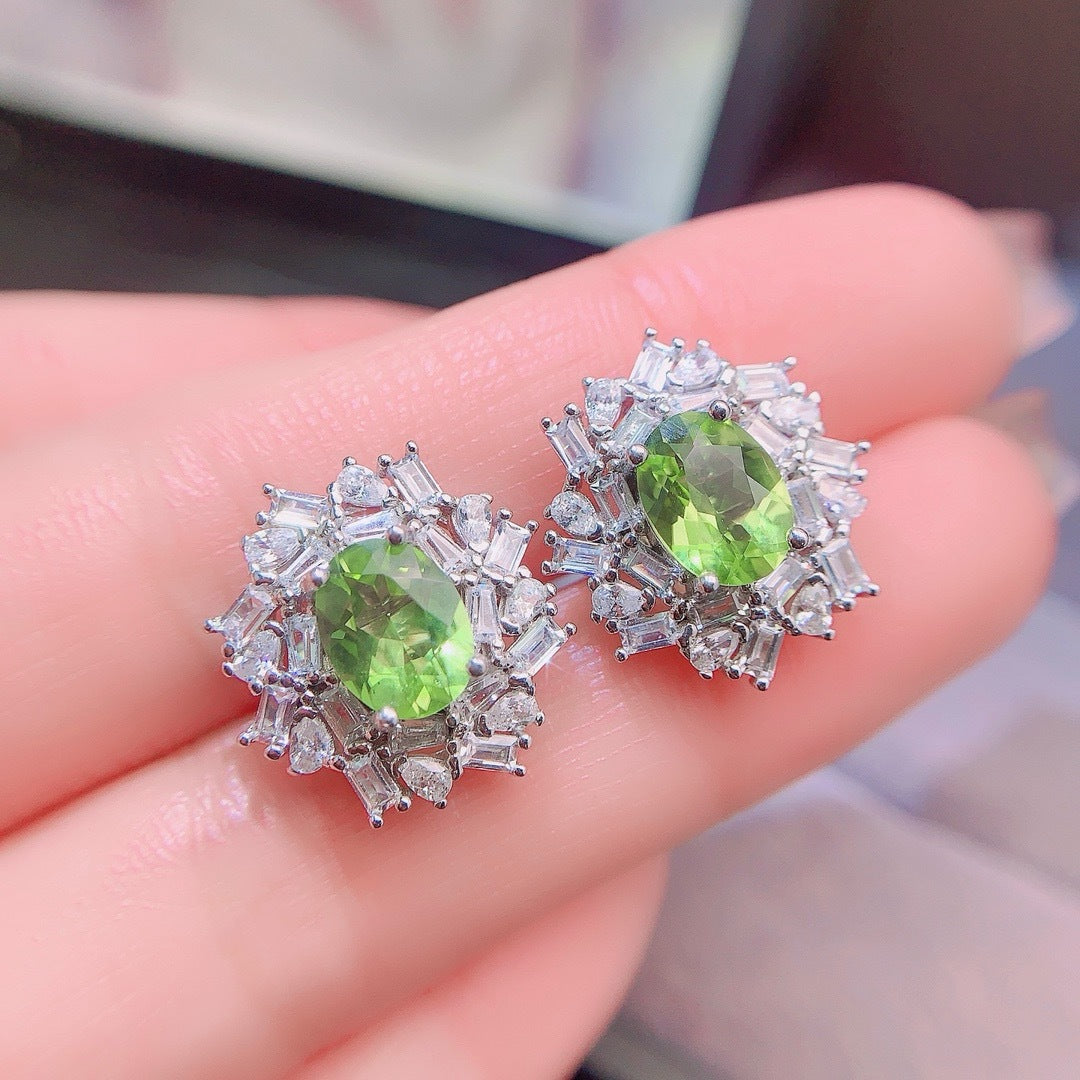 Fashionable Design Sense Light Luxury Style Oval 6*8mm S925 Sterling Silver Natural Peridot Earrings