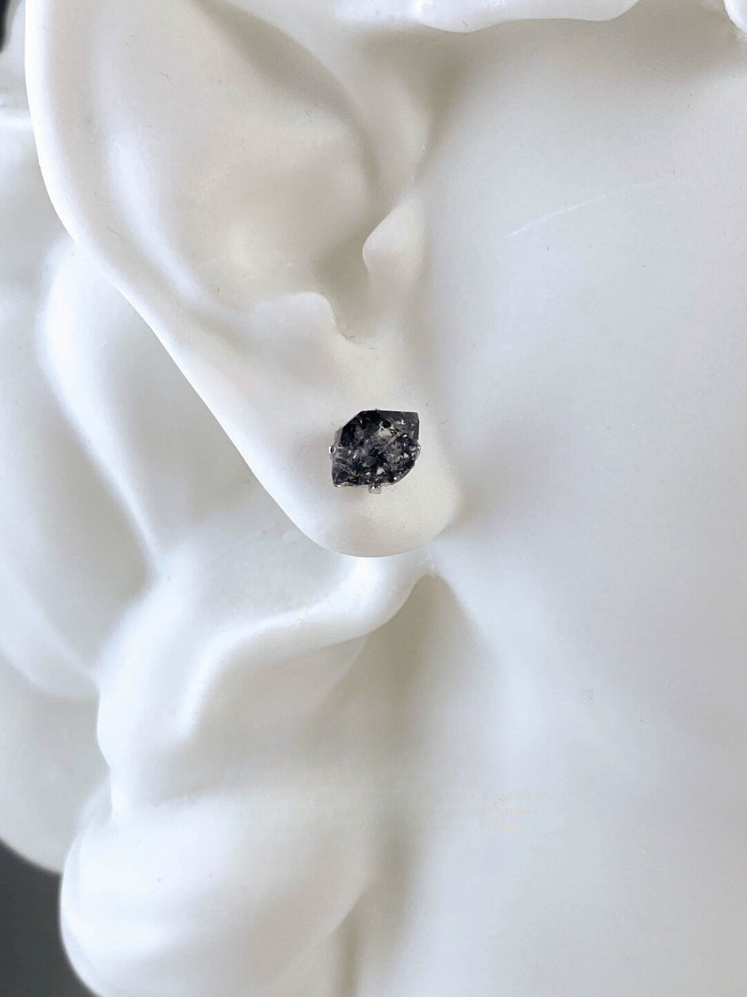 Shining Basic Earrings Niche Personality · Large Shining