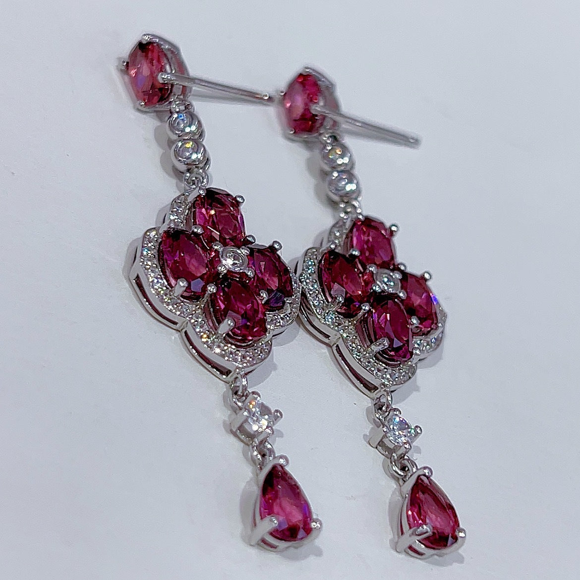 S925 Silver Platinum Plated Inlaid Magnesia Garnet Main Stone 4*6mm Earrings
