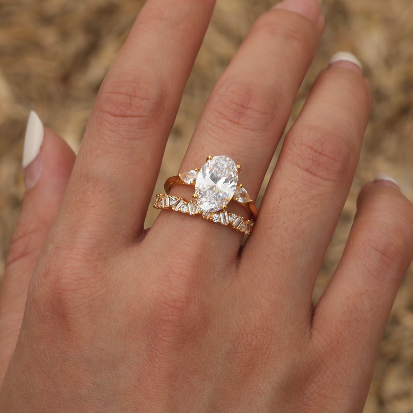 Ensemble de deux bagues en argent S925 et moissanite en forme d'œuf, design classique et élégant. Vente en gros. 