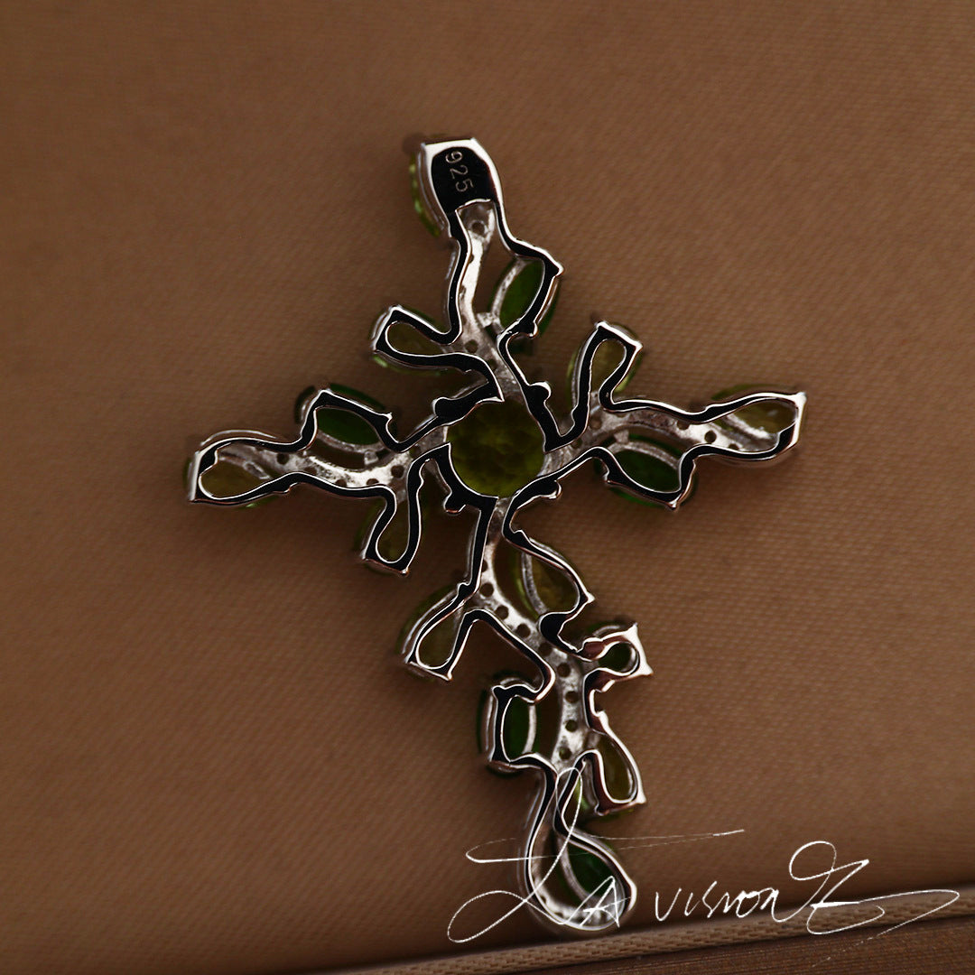 S925 Silver Inlaid with Diaspore, Peridot, and Synthetic White Sapphire Pendant