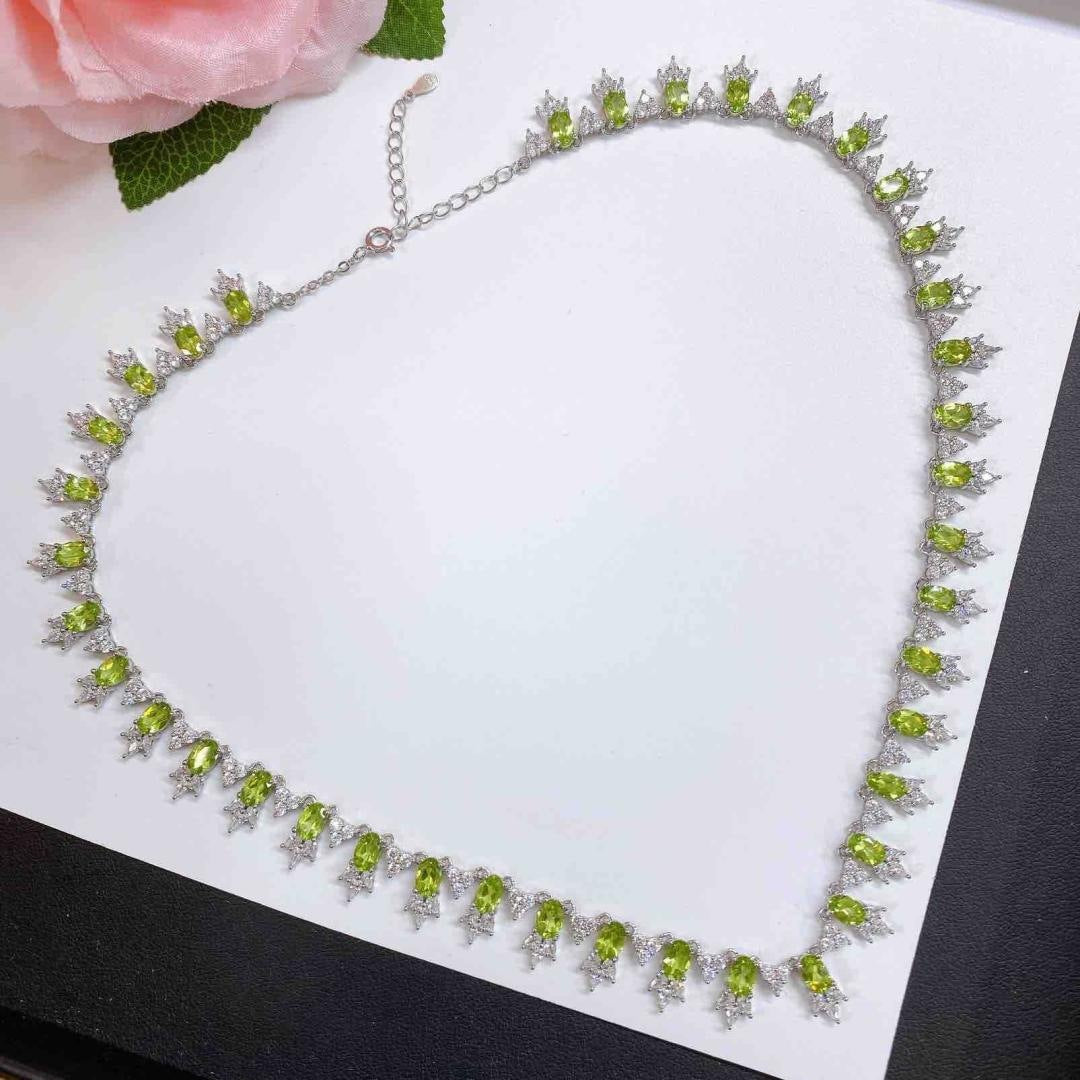 S925 Silver Inlaid Fashion Pendant Natural Olivine Necklace