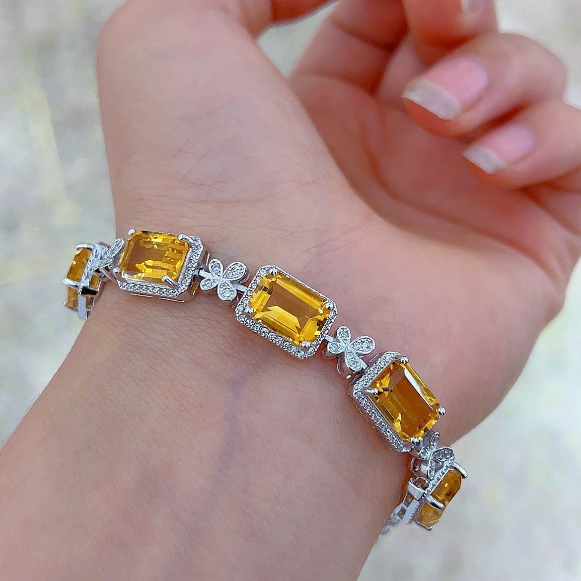 Bracelet papillon carré en argent S925 plaqué platine avec pierre principale en cristal jaune 7*10 mm 