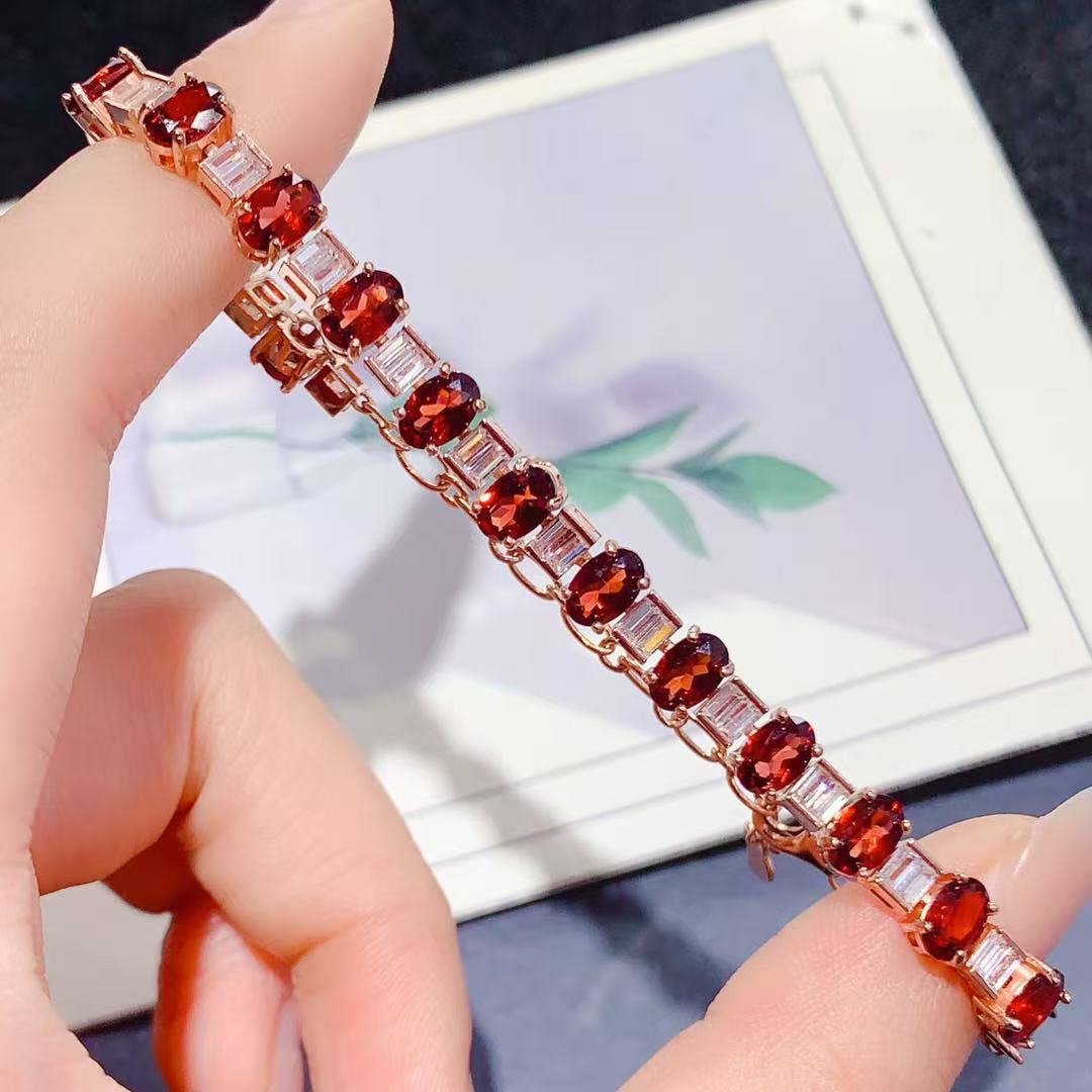 S925 Silver Inlaid Garnet Bracelet Versatile Luxurious Bracelet