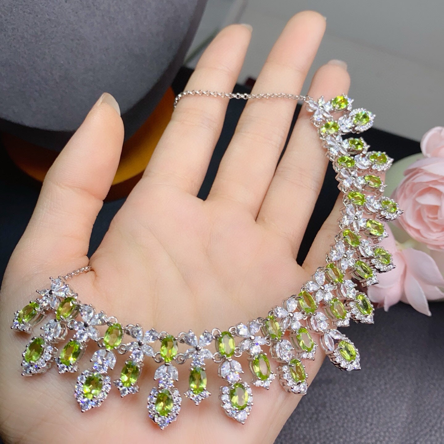 S925 Silver Inlaid Electroplated White Gold Main Stone Size 4*6mm Natural Peridot Necklace