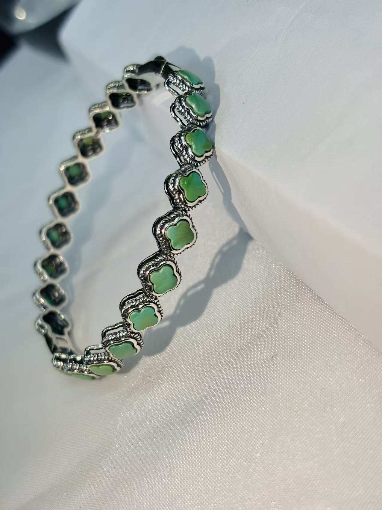 Natural Green Turquoise S925 Silver Inlaid Thick Silver Vintage Four-Leaf Clover Bracelet