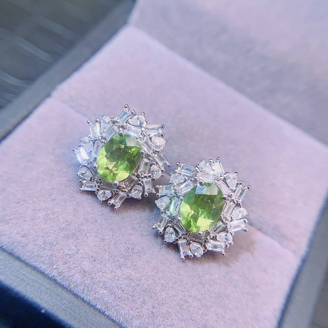 Fashionable Design Sense Light Luxury Style Oval 6*8mm S925 Sterling Silver Natural Peridot Earrings