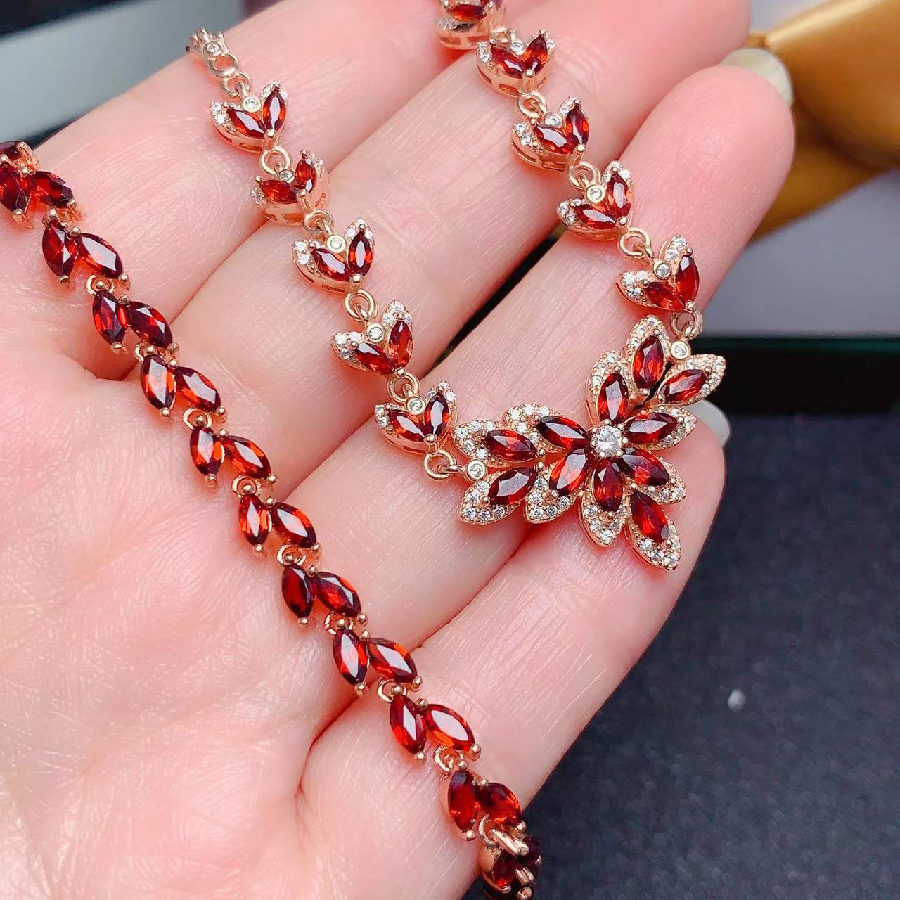 Caibao Jewelry 925 Silver Inlaid Natural Garnet Bracelet Necklace