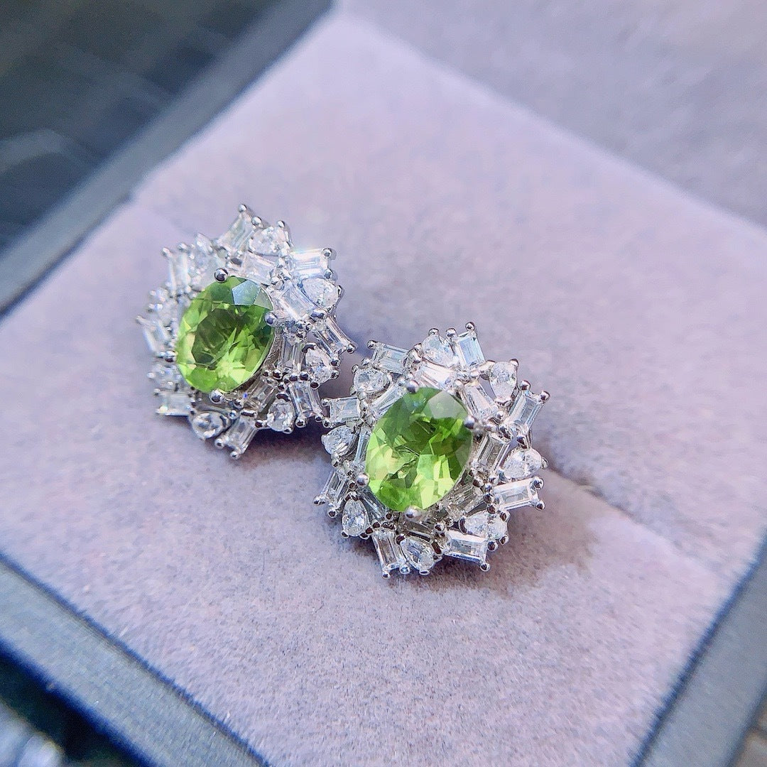 Fashionable Design Sense Light Luxury Style Oval 6*8mm S925 Sterling Silver Natural Peridot Earrings
