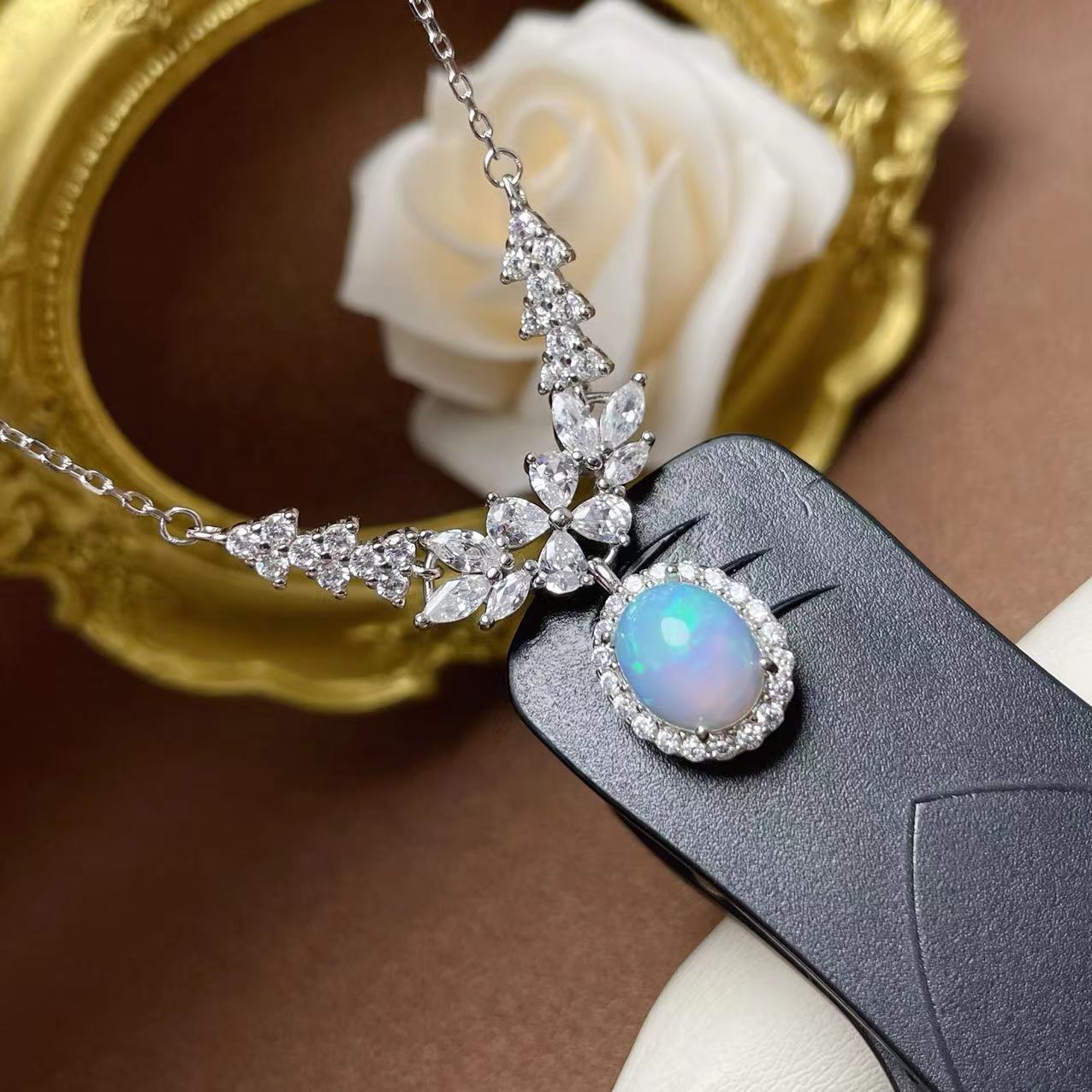 925 Silver Inlaid Natural Opal Women's Necklace Simple Versatile Diamond Clavicle Chain