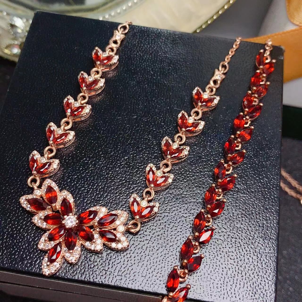 Caibao Jewelry 925 Silver Inlaid Natural Garnet Bracelet Necklace