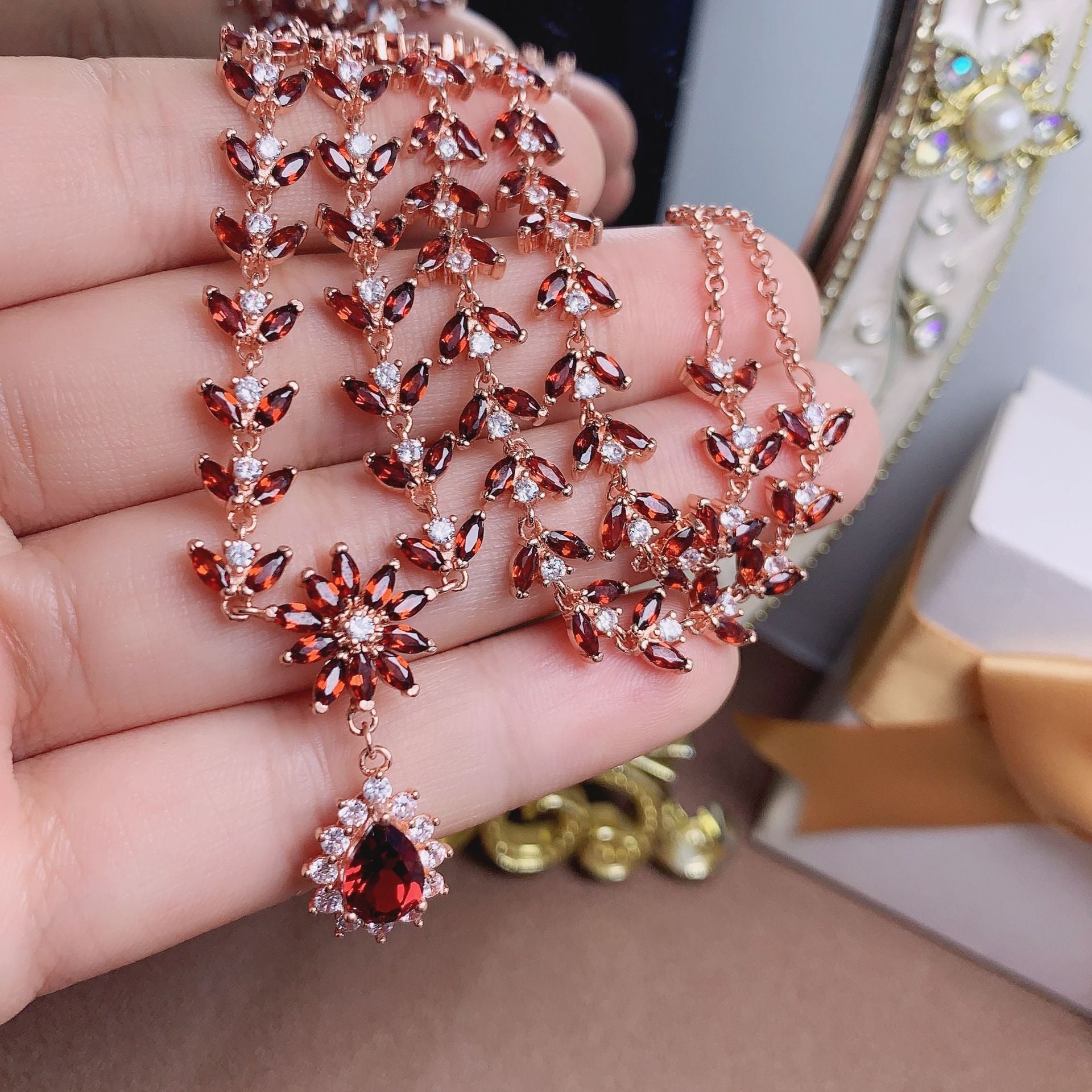 925 Silver Inlaid Natural Mozambique Garnet Pendant Engagement Valentine's Day Gift Palace Style Collarbone Chain