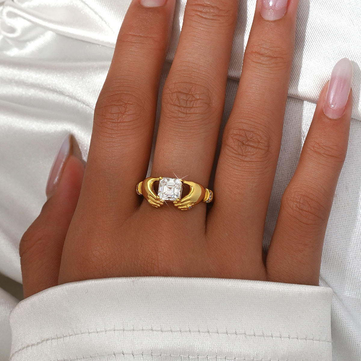 S925 Silver Double Hand Holding Square Moissanite Ring Independent Stand Hot Sale