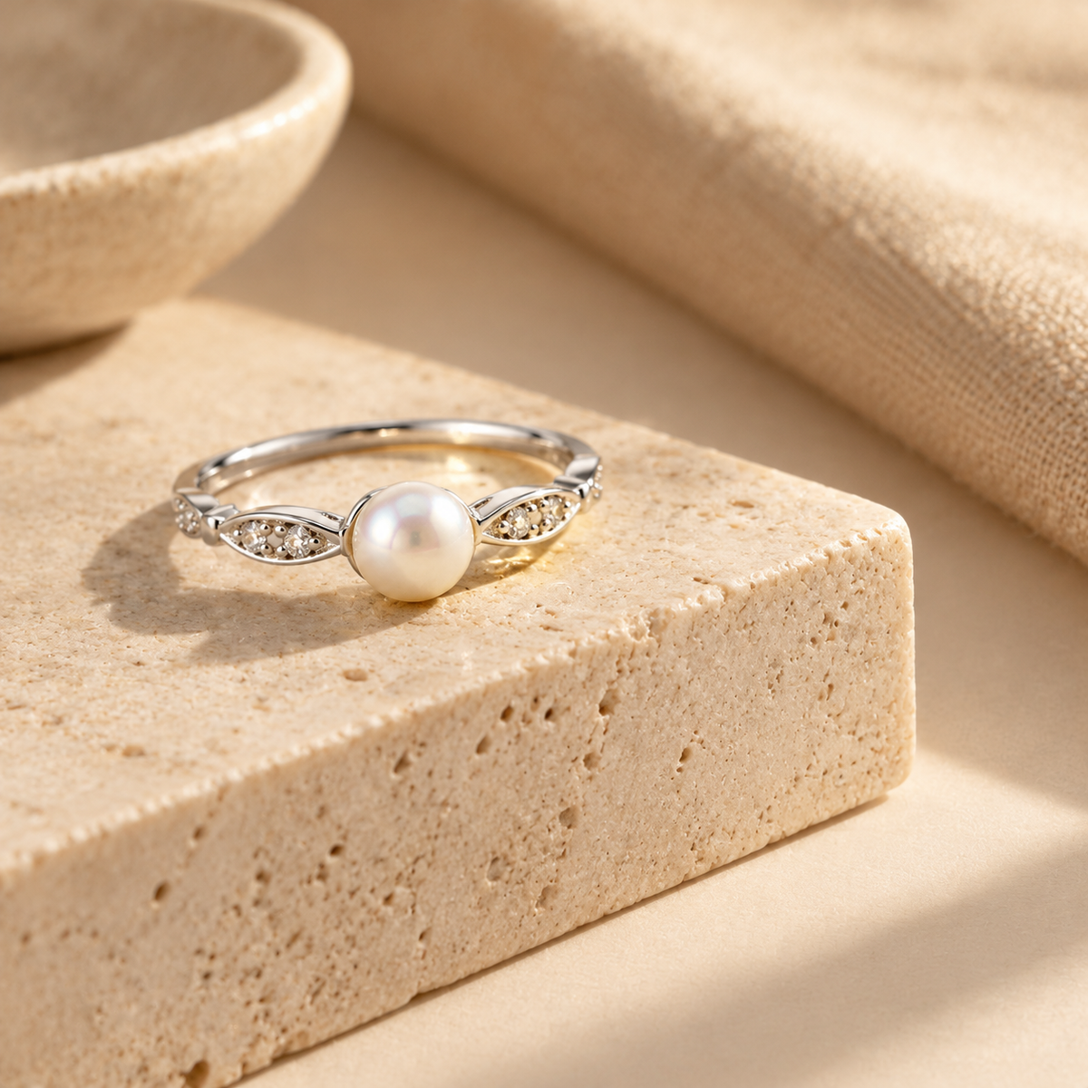 Loveden Freshwater Pearl Quiet Leaf Ring