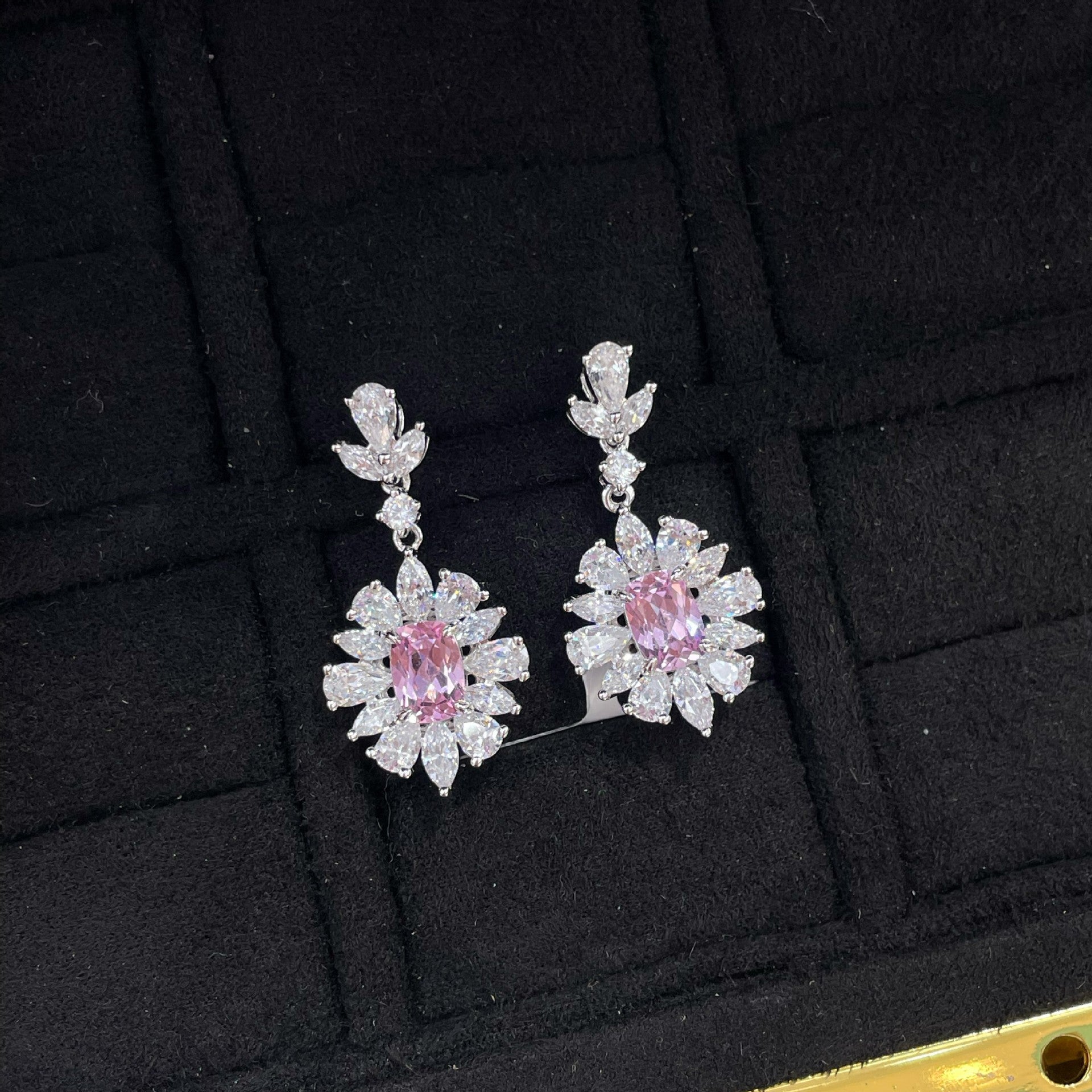 S925 Sterling Silver Ou Meihao 1 karat Pillow Earrings Laboratory Color Treasure Earrings