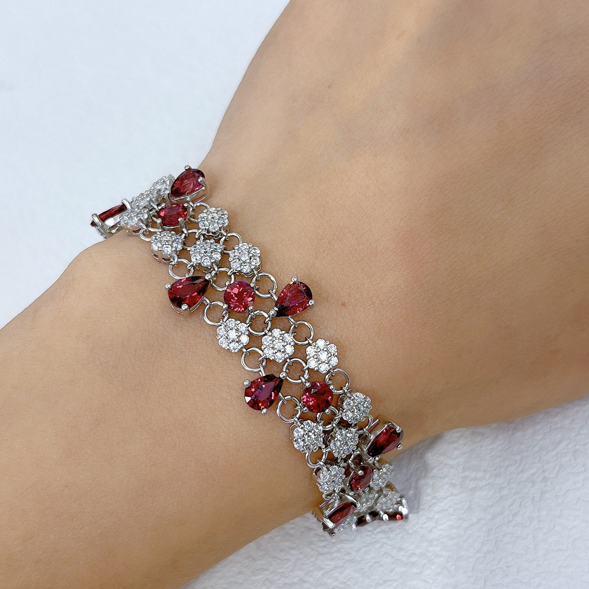 S925 Silver Platinum Plated Inlaid Magnesia Garnet Main Stone 4*6mm*11 Bracelet